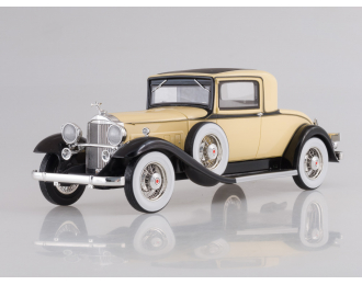 PACKARD 902 Standard Eight Coupe, (1932), light blue/black