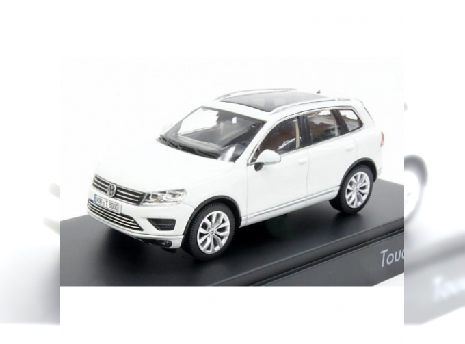 VOLKSWAGEN Touareg 7P (Facelift 2015), white