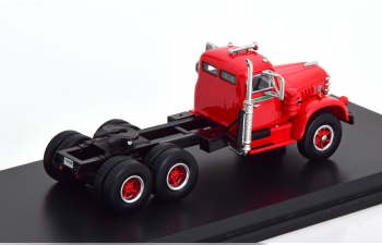 DIAMOND T 921 towing vehicle (1955), red black