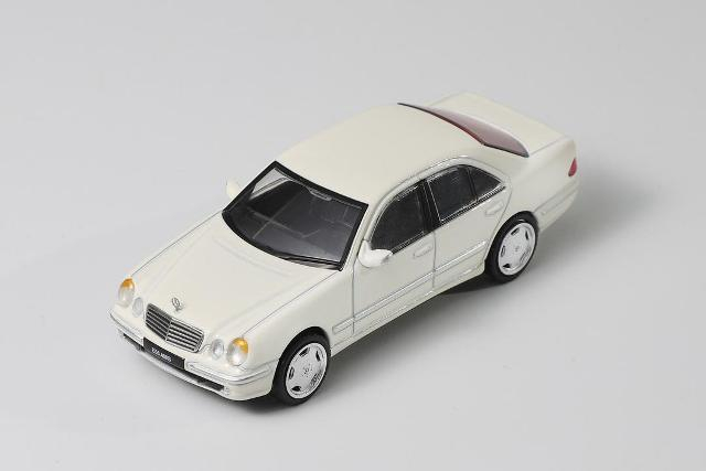MERCEDES-BENZ E55 AMG (W210), white