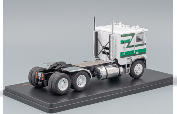 FREIGHTLINER FLA (1993), white green