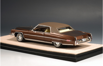 CADILLAC Coupe Deville (1973), коричневый металлик