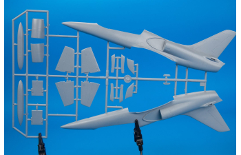 Сборная модель Чехословацкий учебно-тренировочный самолет L-39 Albatros