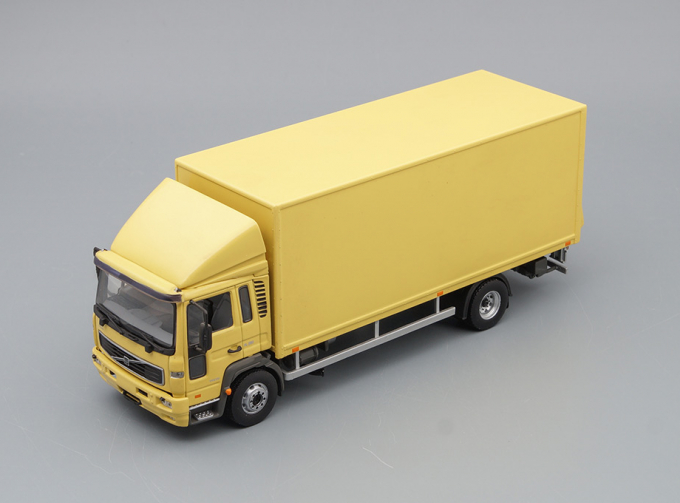 VOLVO FL 250, yellow