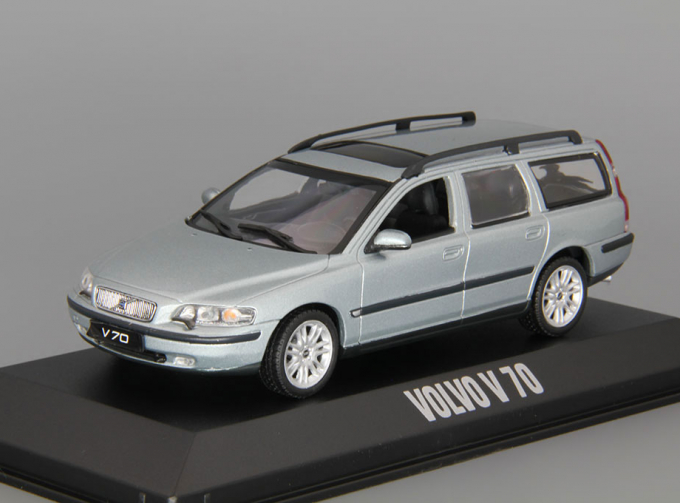 VOLVO V70 (2000), light blue metallic