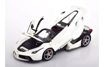 FERRARI LaFerrari Aperta (2016), white metallic