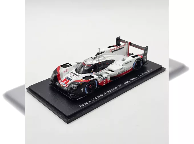 PORSCHE 919 Hybrid №2 - Porsche LMP Team Winner LM T. Bernhard - E. Bamber - B. Hartley (2017) 