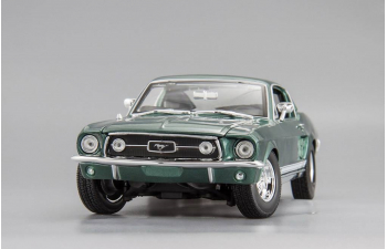 FORD Mustang GTA Fastback (1967), green metallic