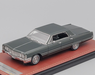 CHRYSLER Imperial Lebaron Sedan 1968, forest green metallic