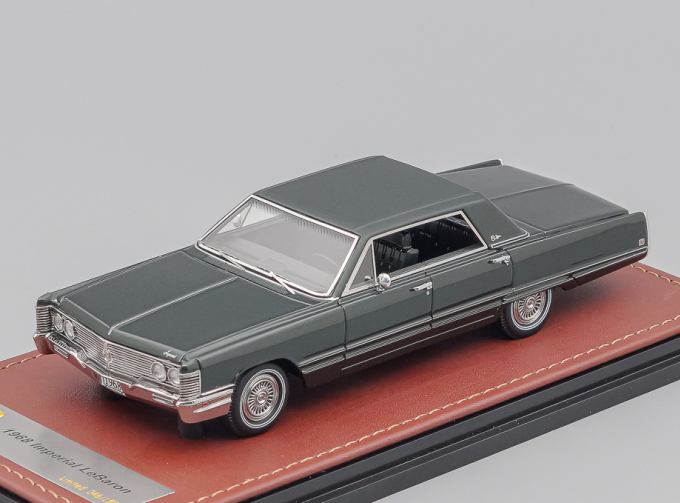 CHRYSLER Imperial Lebaron Sedan 1968, forest green metallic