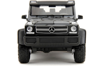 MERCEDES-BENZ G AMG 6X6, camouflage