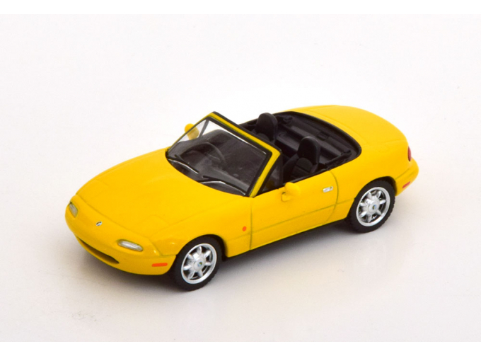 MAZDA MX5 Roadster, yellow