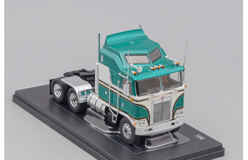 KENWORTH K100 Aerodyne towing vehicle (1976), greenmetallic white