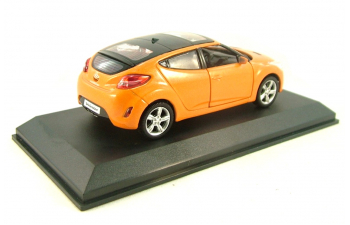 HYUNDAI Veloster, оранжевый