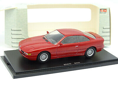 BMW 850i, red