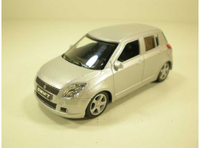 SUZUKI Swift (2004), silver