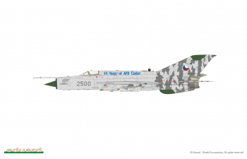 Сборная модель реактивного истребителя МиГ-21МФН