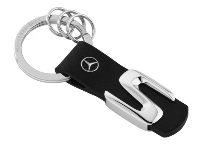 Брелок Mercedes S-klasse в виде буквы S (оригинал)