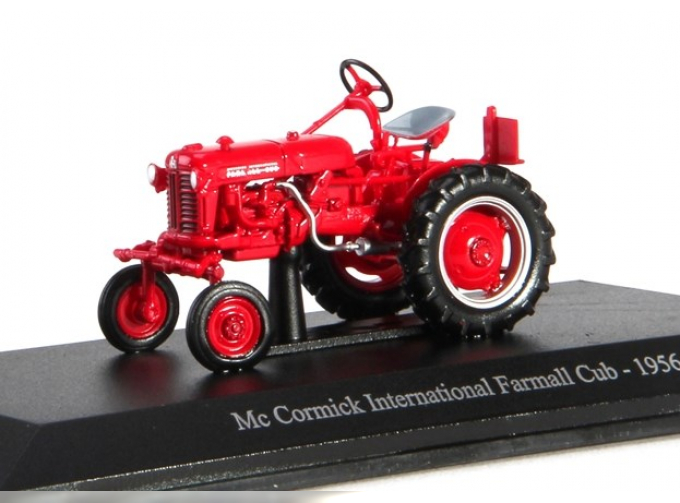 McCormick International Farmall Club Tractor - 1956 (red)