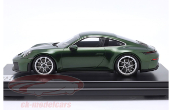 PORSCHE 911 (992.2) GT3 Touring (2025), oak green metallic