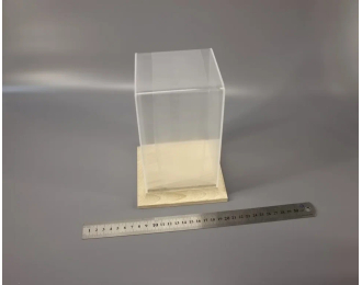 Бокс акриловый для фигур в масштабе 1/16, 100х100х160, на деревянном основании