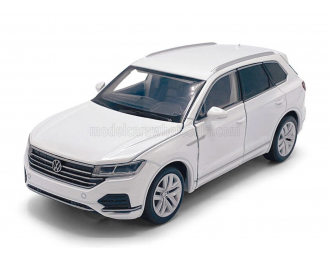 VOLKSWAGEN Touareg (2014), white