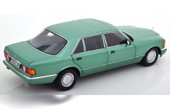 MERCEDES-BENZ 560 SEL W126 (1991), light green-metallic