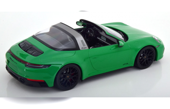 PORSCHE 911 (992) Targa 4 GTS (2021), green