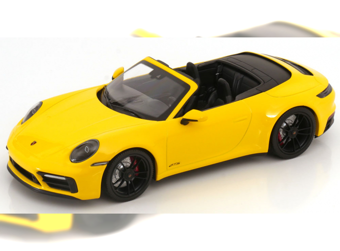 PORSCHE 911 Carrera 4 GTS Convertible (2020), yellow