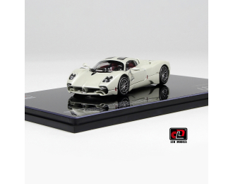 PAGANI Utopia, white