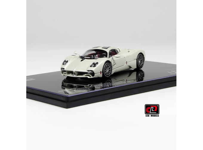 PAGANI Utopia, white