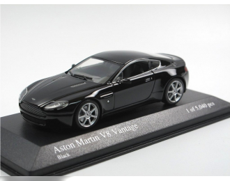 Aston Martin V8 Vantage black