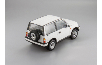 Suzuki Vitara (white)