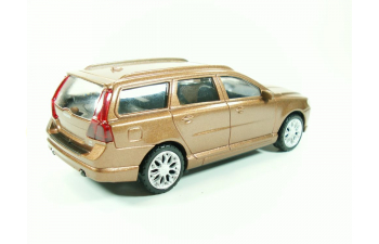 VOLVO V70, brown