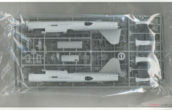 Сборная модель Тяжелый бомбардировщик Mitsubishi Ki67 TYPE 4 HEAVY BOMBER HIRYU (PEGGY) w/ I Goh Type 1 Koh GUIDED BOMB "62nd Flight Regiment" (Limited Edition)