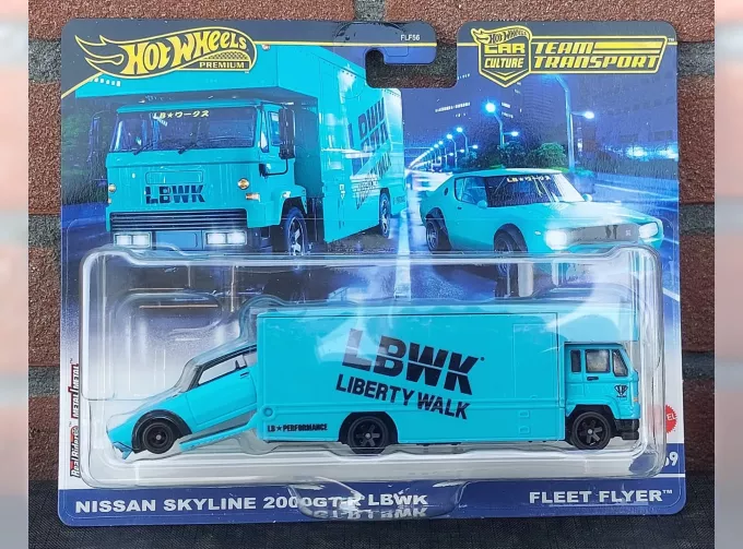 NISSAN Skyline 2000 Gt-r Lbwk + TRUCK Fleet Flyer Car Transporter (1970), Light Blue