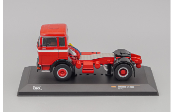 MERCEDES-BENZ LPS1932 (1970), maroon