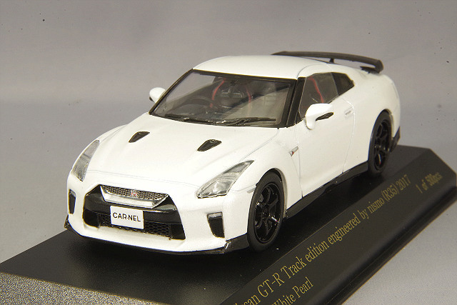 NISSAN GT-R Track edition engineered by Nismo (R35) (2017), brilliant white pearl 
