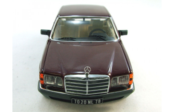 MERCEDES-BENZ 500 SE W126 (1980), bordeaux and grey