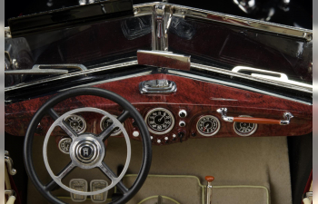 HORCH 853 (1937), two-tone finish red / black