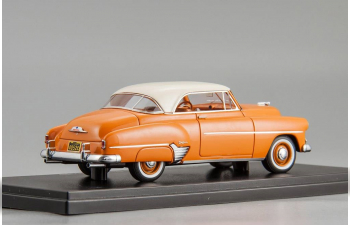 CHEVROLET De Luxe Styleline Hardtop Coupe (1952), orange