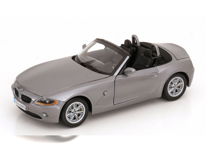 BMW Z4 with removable Softtop (2002), grey metallic