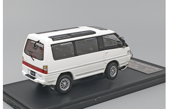 MITSUBISHI Delica Star Wagon 4WD (1990-1999), white