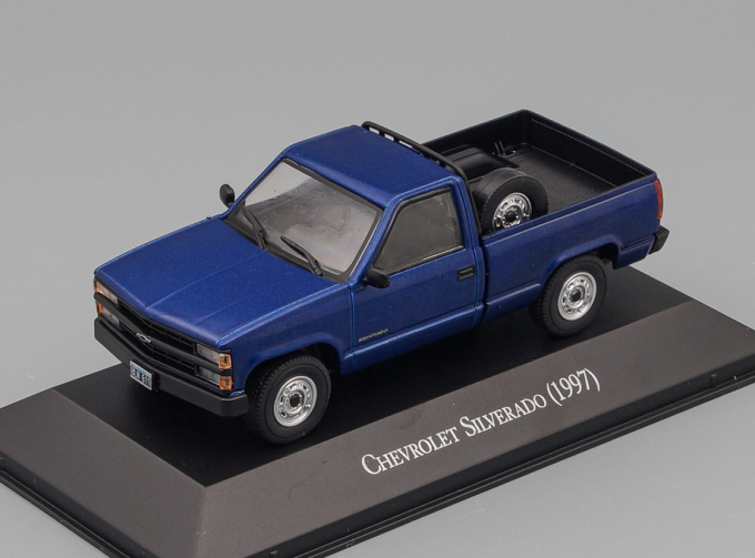 CHEVROLET Silverado (1997) blue