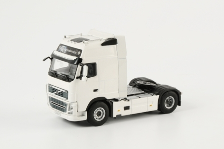 VOLVO FH3 Globetrotter XXL 4x2, White Line 1:50, белый