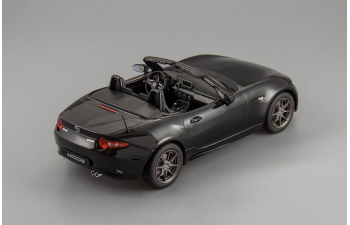 MAZDA MX-5 with removable soft top (2015), black