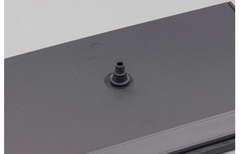 Бокс черный подиум "в клетку" (155 х 90 х 70 мм)