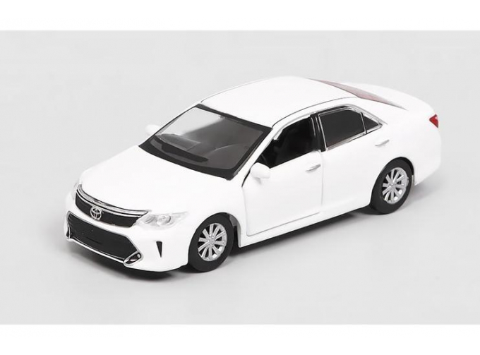 TOYOTA Camry (2014), white