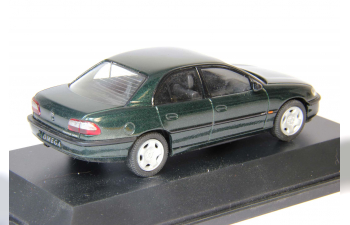 OPEL Omega B Limousine, dark green