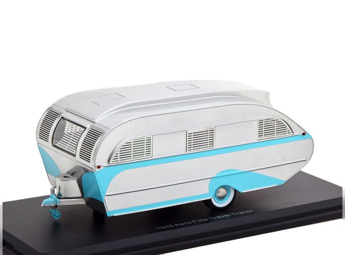 трейлер AERO FLITE Falcon Travel Trailer (1948), silver / blue